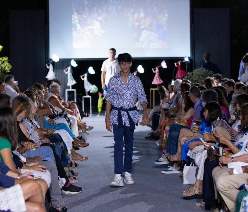 Sfilata di Moda a Bordo Piscina 12 luglio 2022 ph militello