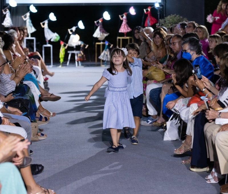 Sfilata di Moda a Bordo Piscina 12 luglio 2022 ph militello