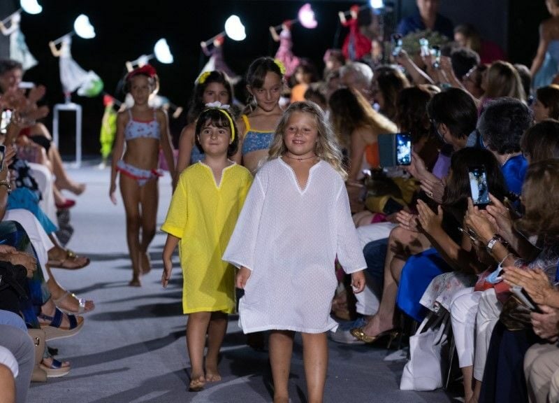 Sfilata di Moda a Bordo Piscina 12 luglio 2022 ph militello