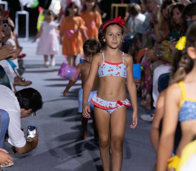 Sfilata di Moda a Bordo Piscina 12 luglio 2022 ph militello