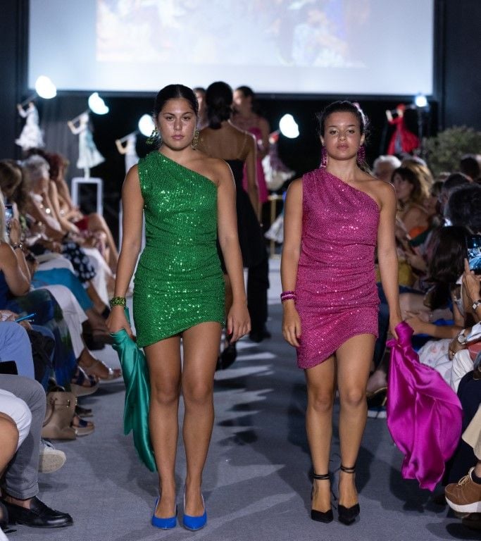 Sfilata di Moda a Bordo Piscina 12 luglio 2022 ph militello