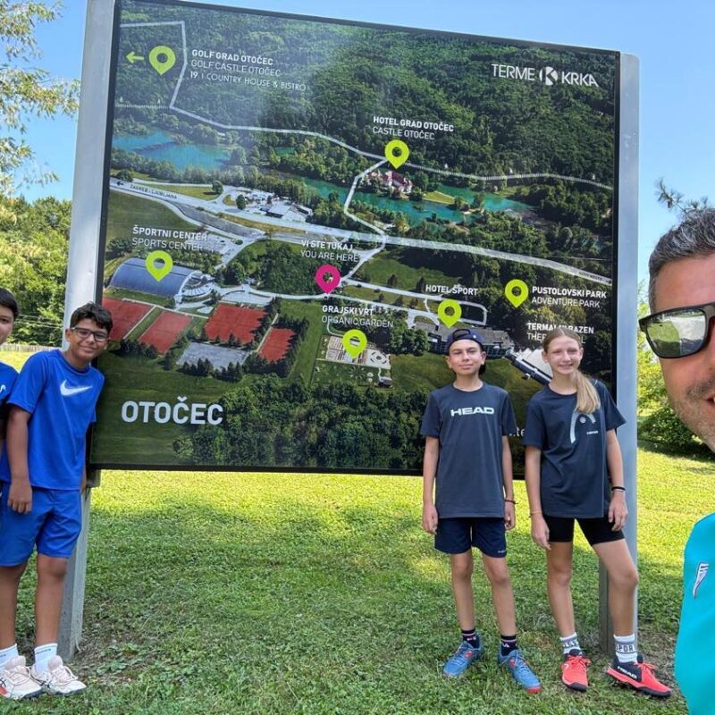 Un folto gruppo di under 12 al via al T.E sloveno di Otocec